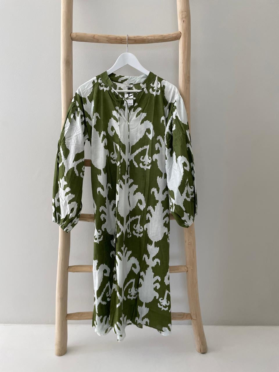 Green & white geometric floral pattern