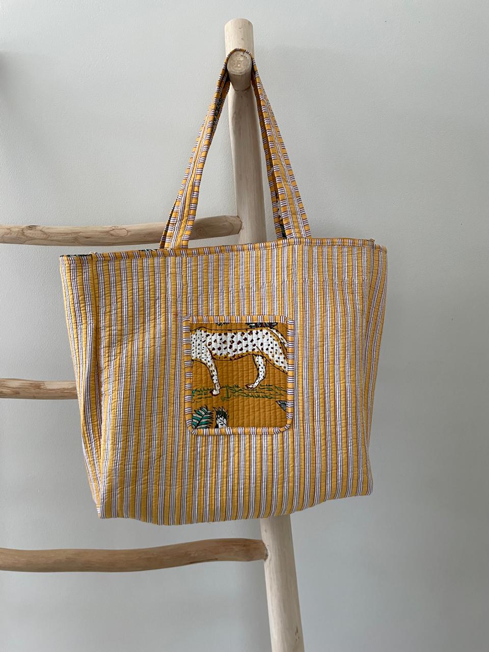 Tote Bag: Orange animal palm