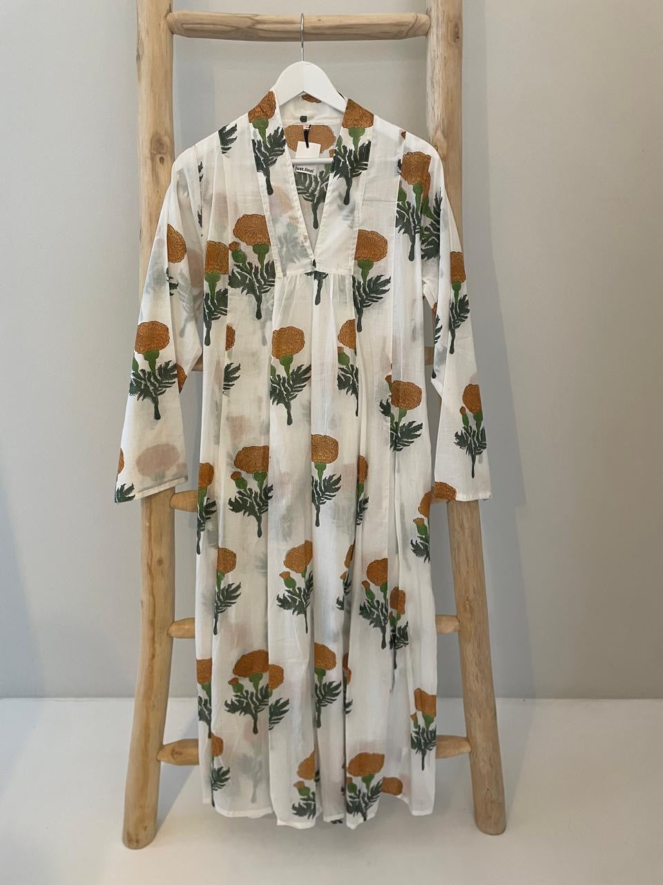 White gold daisy floral dress