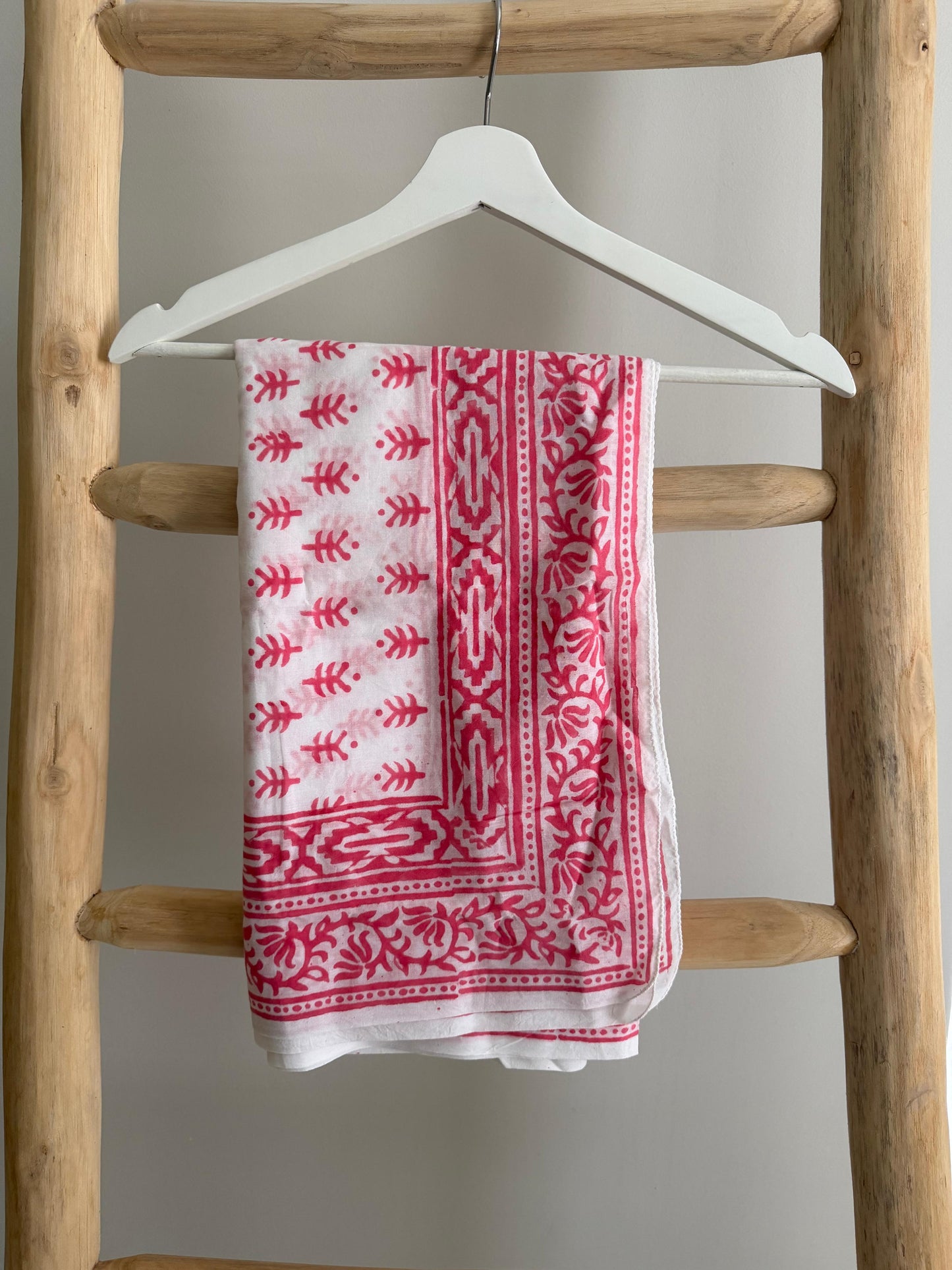 Pink & white floral Sarong