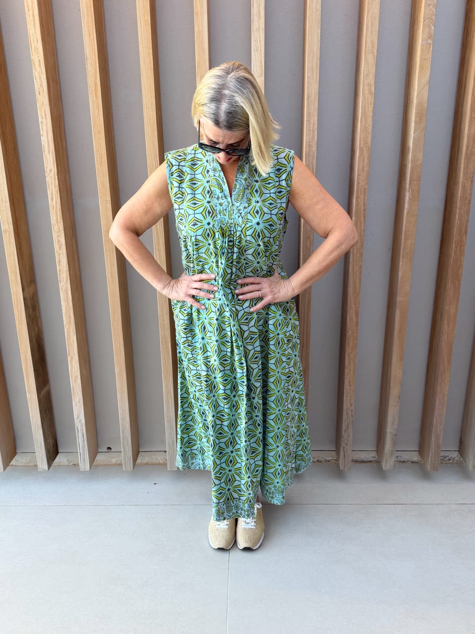 Green geometric pattern sleeveless dress