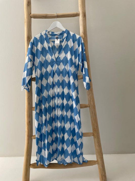 Blue & white diamond pattern dress