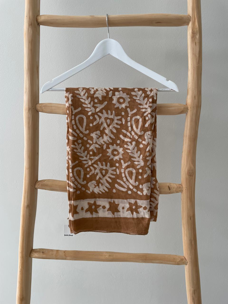Bronze Sarong with beige geometric pattern