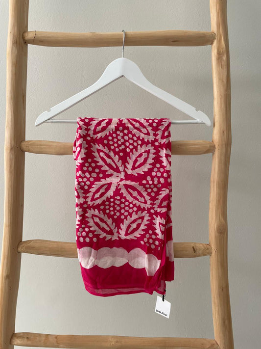 Deep pink Sarong with floral geometric pattern
