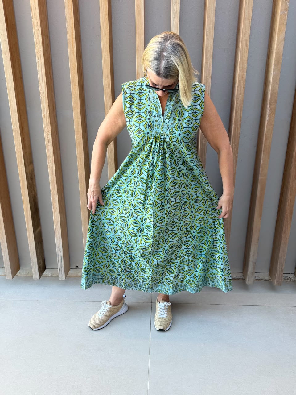 Green geometric pattern sleeveless dress